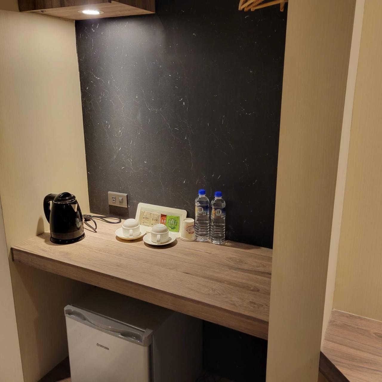 Attic Hotel Тайбэй Экстерьер фото