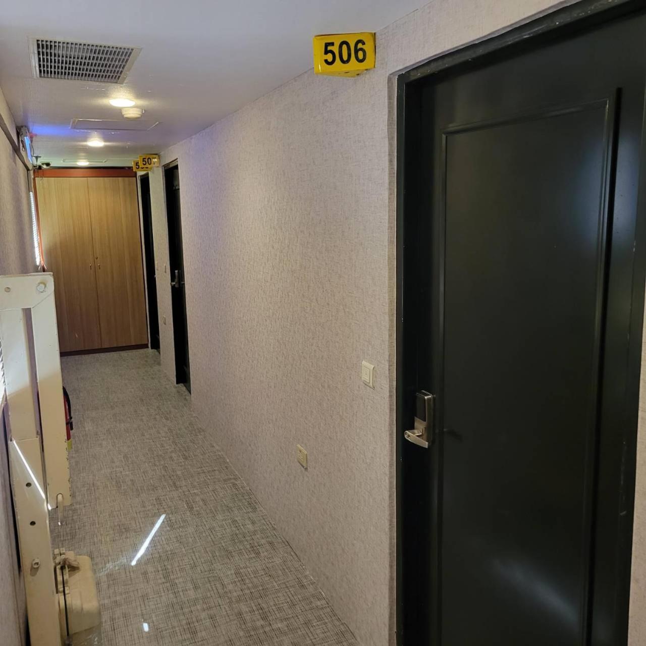 Attic Hotel Тайбэй Экстерьер фото