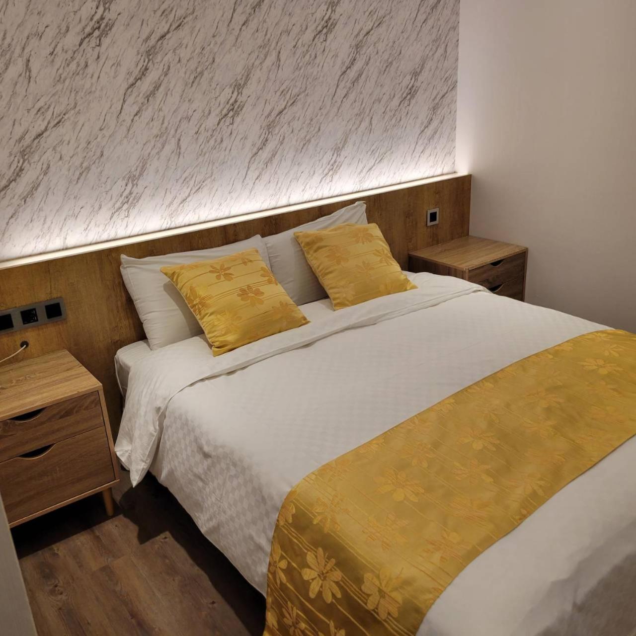Attic Hotel Тайбэй Экстерьер фото
